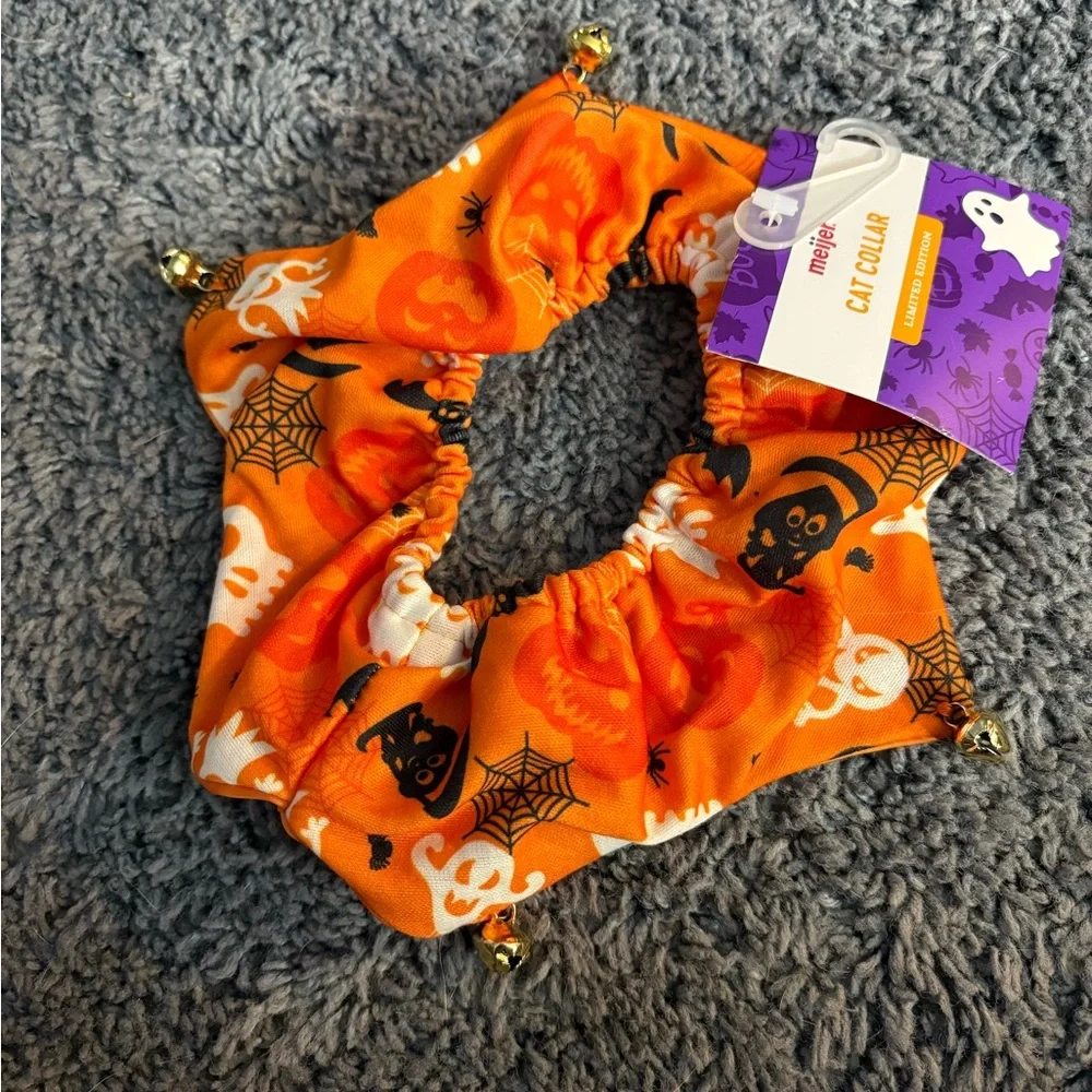 NWT orange Halloween themed cat collar with bells